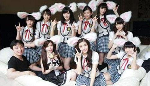 娛樂(lè)718吃瓜入口,揭秘明星幕后吃瓜入口，帶你領(lǐng)略?shī)蕵?lè)圈真實(shí)一面