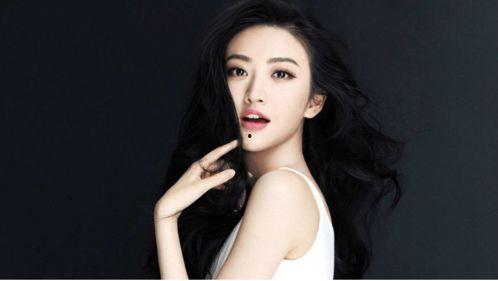 娛樂圈吃瓜背景圖女主,揭秘“吃瓜女神”背后的故事