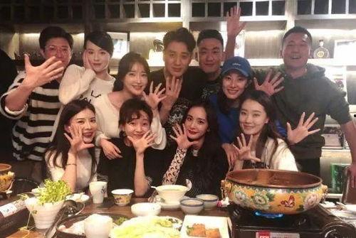 娛樂吃瓜醬同學(xué)結(jié)婚,甜蜜婚禮見證愛情傳奇