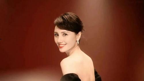 鳳九是哪個(gè)明星娛樂(lè)圈吃瓜,揭秘娛樂(lè)圈明星背后的神秘面紗