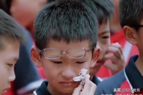 娛樂吃瓜君男孩化妝,揭秘男孩化妝潮流，變身美妝達(dá)人