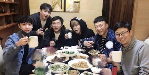 娛樂吃瓜醬深夜回家,娛樂吃瓜醬揭秘娛樂圈幕后故事