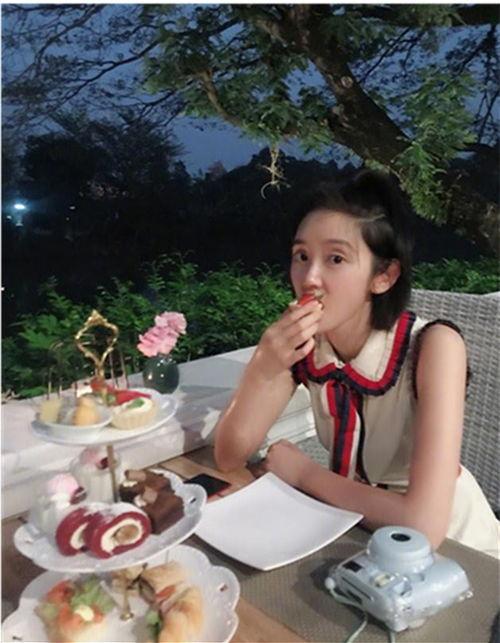 吃瓜少女魏淑芬戶外娛樂,吃瓜少女的歡樂時光