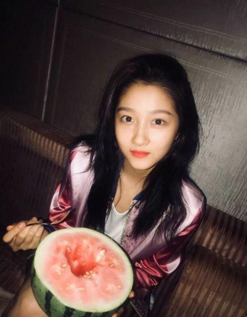 娛樂圈吃瓜抖音背景圖,揭秘抖音吃瓜背后的精彩瞬間