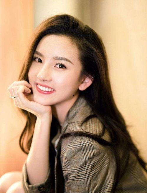 娛樂(lè)吃瓜君說(shuō)宋祖兒,娛樂(lè)吃瓜君揭秘娛樂(lè)圈新晉小花